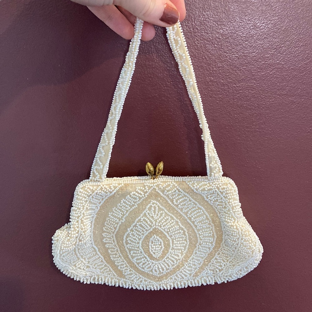 BEADED kiss lock vintage handbag